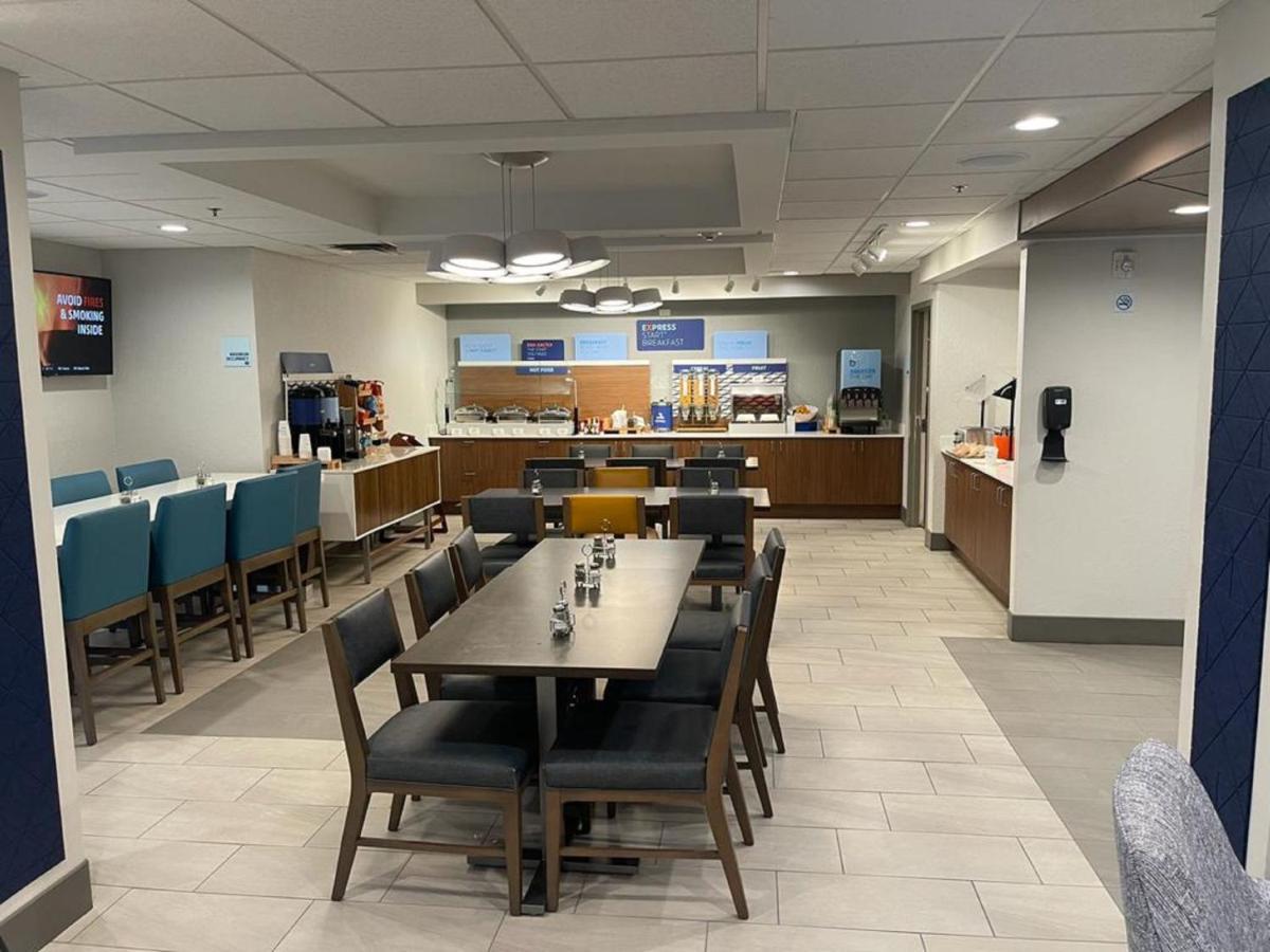 Holiday Inn Express Fort Lauderdale North - Executive Airport By Ihg Экстерьер фото