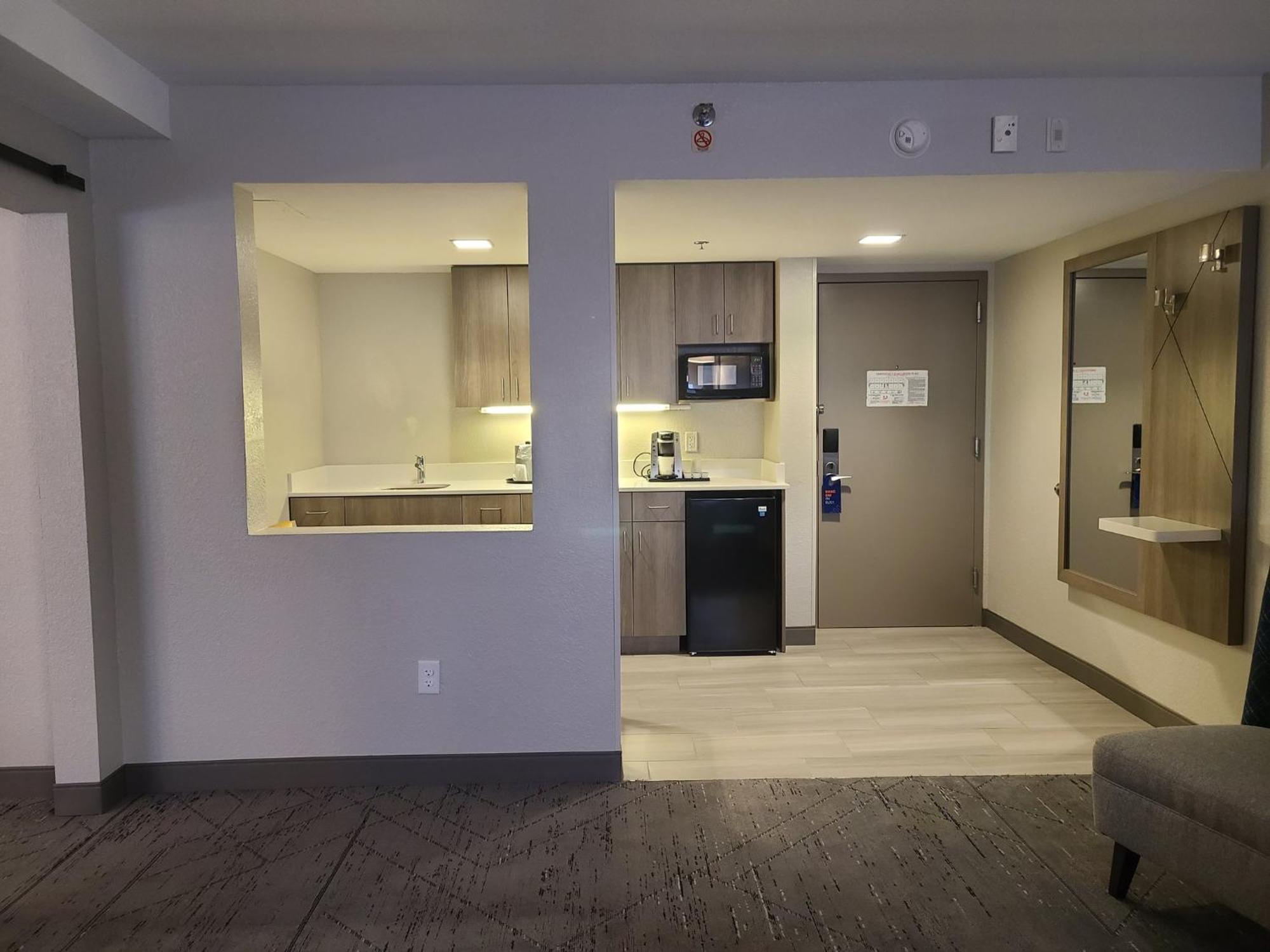 Holiday Inn Express Fort Lauderdale North - Executive Airport By Ihg Экстерьер фото